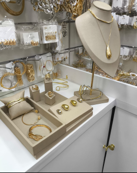 Colar Banhado a Ouro 18 K com Pingente