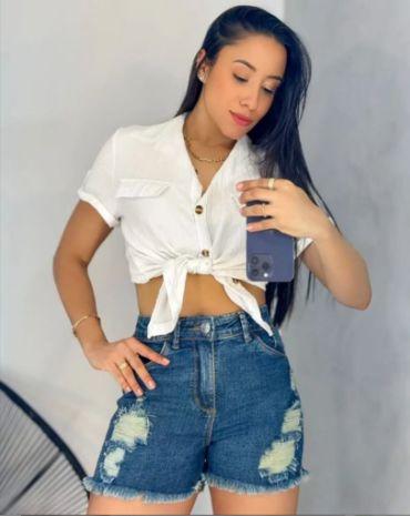 short-jeans-feminino-com-destroyed-cintura-alta-atacado-rua-44-goiania 