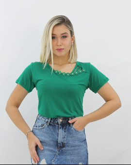 Blusa com Detalhes na Gola Lisa