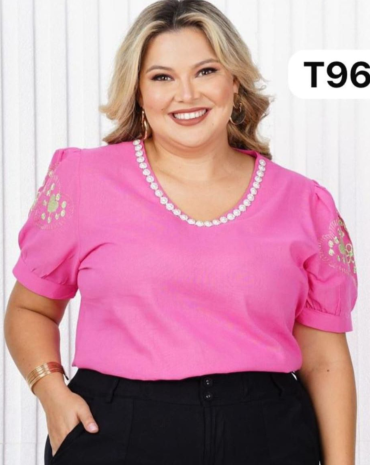 blusa-plus-size-com-bordado-na-manga-atacado-rua-44-goiania 