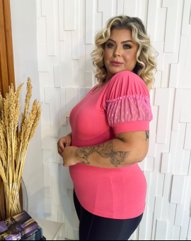 Blusa Plus Size com Manga Princesa de Malha