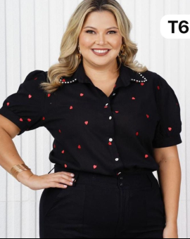 Blusa Plus Size com Mini Corações Social Preta