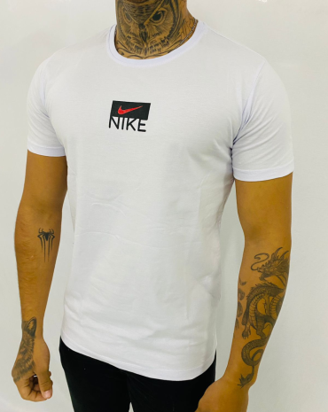 camiseta-nike-branca-masculina-basica-atacado-rua-44-goiania 