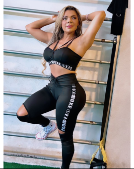 Conjunto de Malhar Legging com Corte no Joelho