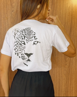 T-Shirt Feminina com Estampa nas Costas Onça