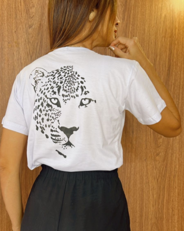 t-shirt-feminina-com-estampa-nas-costas-onca-atacado-rua-44-goiania 