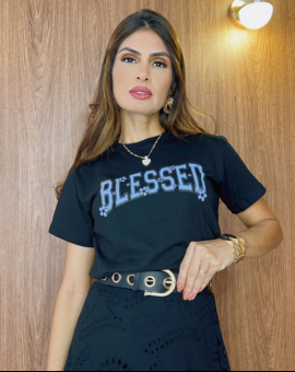 T-Shirt Feminina Preta com Estampa Evangélica
