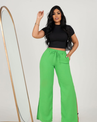 calca-pantalona-com-fenda-lateral-lisa-atacado-rua-44-goiania 