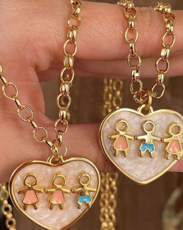 colar-com-corrente-filhos-folheado-a-ouro-atacado-rua-44-goiania 