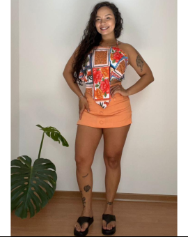 Conjunto com Cropped Estampado e Short Saia