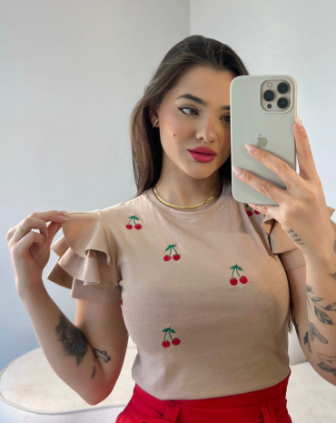 t-shirt-com-estampa-de-cereja-e-babado-atacado-rua-44-goiania 