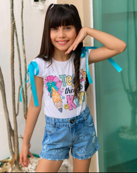 Conjunto de Menina Blusa Estampada e Short Jeans