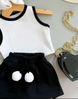 Conjunto de Menina Preto e Branco Cropped e Saia