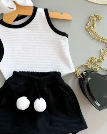 conjunto-de-menina-preto-e-branco-cropped-e-saia-atacado-rua-44-goiania 