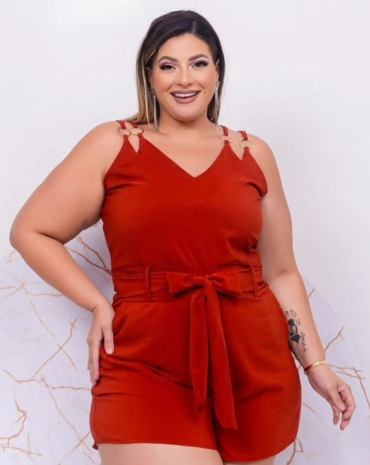 macaquinho-plus-size-liso-de-alcinha-vermelho-atacado-rua-44-goiania 