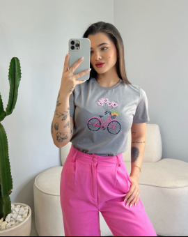 T-Shirt Feminina com Estampa em Algodão