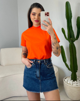 T-Shirt Gola Alta Básica de Algodão Fio 30.1