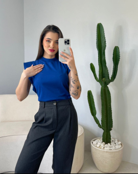 T-Shirt Oversize Básica Gola Alta