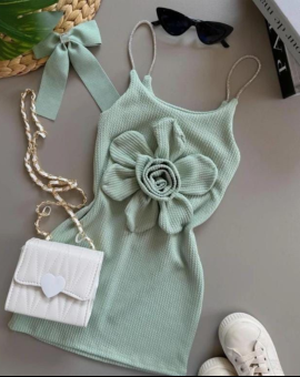 Vestido Infantil com Aplique de Flor de Alcinha
