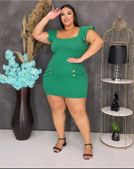Vestido Plus Size Curto Tubinho com Decote