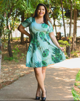 Vestido Plus Size Decote Quadrado Evangélico