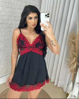 Camisola em Renda de Luxo Preta