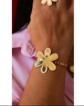 Bracelete de Flor e Aro Dourado