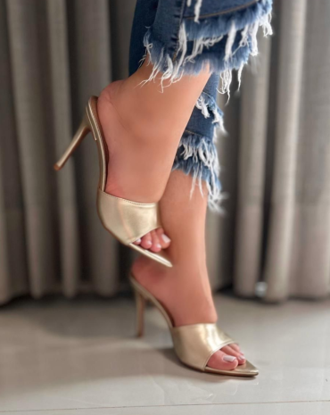 tamanco-salto-fino-gringo-dourado-atacado-rua-44-goiania 