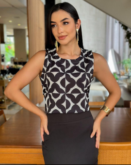 Blusa Estampada Preta Confortável