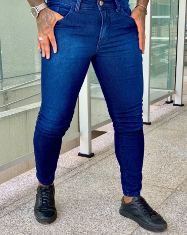 calca-jeans-masculina-com-bolso-skinny-atacado-rua-44-goiania 