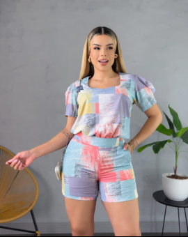 Conjunto com Blusa Manga Princesa Estampado