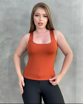 Regata Feminina Lisa com Gola Quadrada