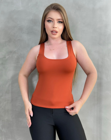 regata-feminina-lisa-com-gola-quadrada-atacado-rua-44-goiania 