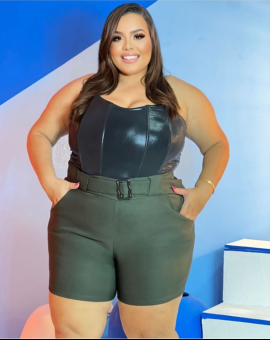 Short Plus Size em Sarja Begaline Cós Alto