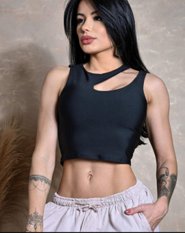 Cropped Preto com Decote