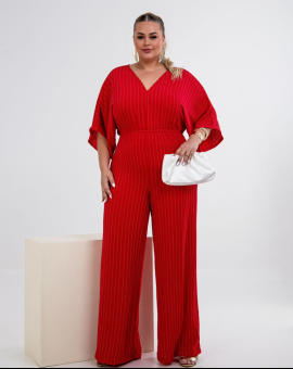 Macacão Plus Size Pantalona com Manga Morcego