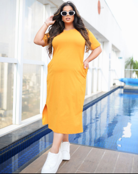 Vestido Midi Plus Size Basico com Fenda