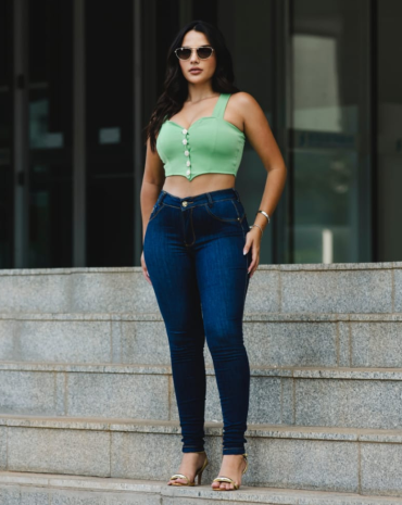 calca-feminina-jeans-coladinha-atacado-rua-44-goiania 