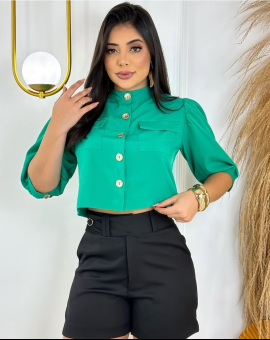 Bermuda Meia Coxa em Alfaiataria Preta