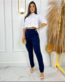 Blusa Básica Branca com Botões Manga Princesa