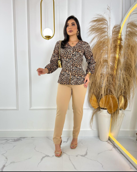 Camisa Feminina Animal Print com Botões