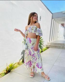 Conjunto Infanto Juvenil Cropped e Saia Longa Estampada