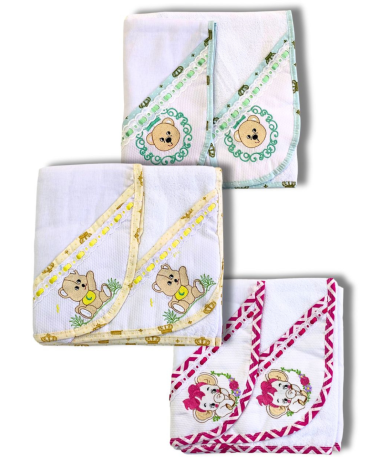 jogo-de-toalha-infantil-com-capuz-de-ursinho-atacado-rua-44-goiania 