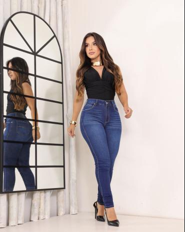 calca-jeans-feminina-modelagem-empina-bumbum-atacado-44-goiania 