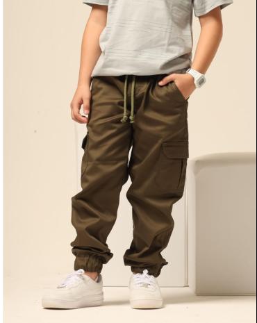 calca-jogger-infantil-unissex-com-bolso-cargo-atacado-rua-44-goiania 
