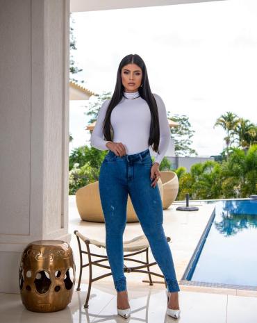 calca-skinny-feminina-jeans-premium-bordado-na-barra-atacado-rua-44-goiania 