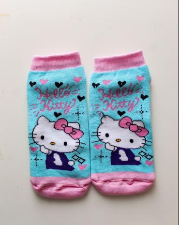 meia-infantil-para-menina-cano-baixo-hello-kitty-atacado-rua-44-goiania 