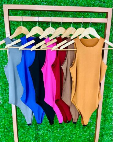 body-feminino-liso-cavado-atacado-rua-44-goiania 