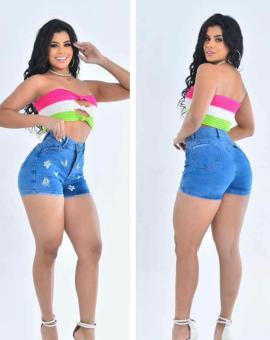 Shortinho Bordado Empina Bumbum