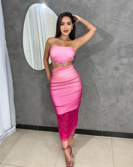 Vestido Midi Colado Recorte Lateral